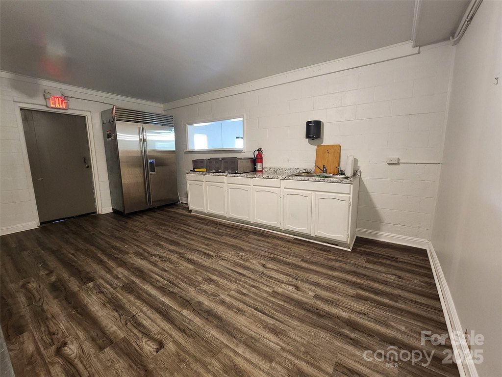 Gastonia, North Carolina, 28056, United States, ,5 BathroomsBathrooms,Residential,Forsale,1985972