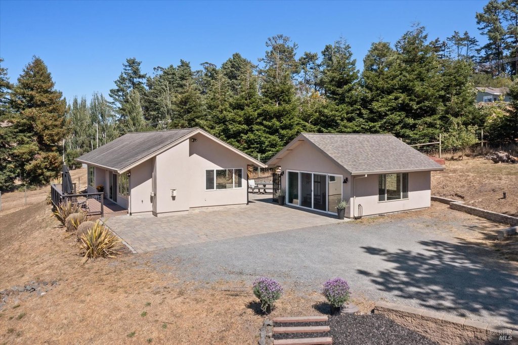 Petaluma, California, 94952, United States, 2 Bedrooms Bedrooms, ,3.5 BathroomsBathrooms,Residential,Forsale,1953134