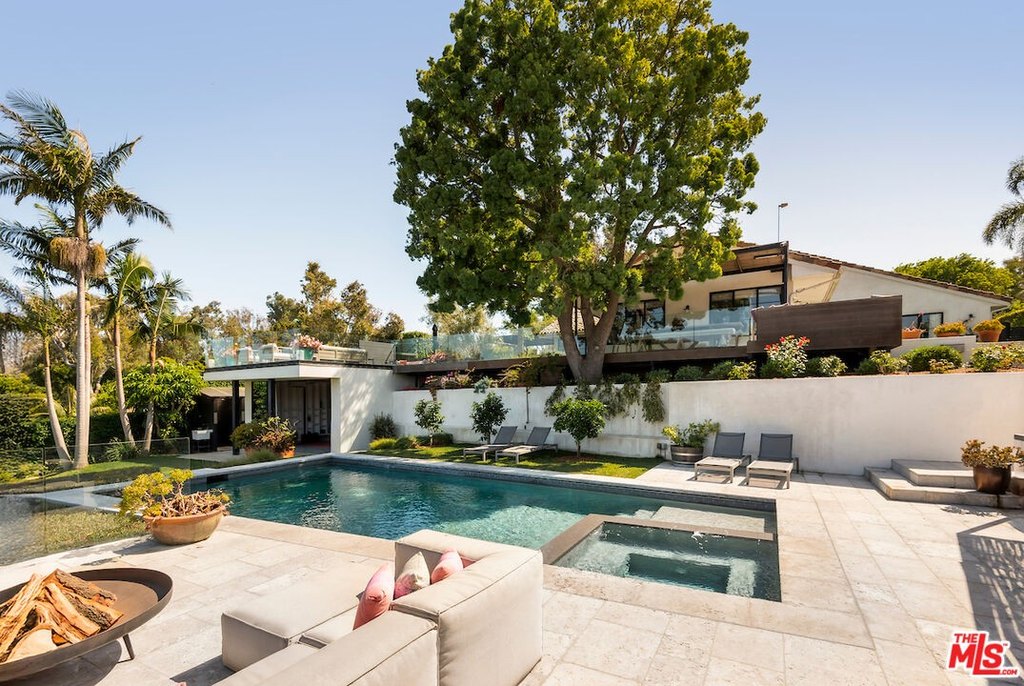 Malibu, California, 90265, United States, 7 Bedrooms Bedrooms, ,6.5 BathroomsBathrooms,Residential,Forsale,1922149