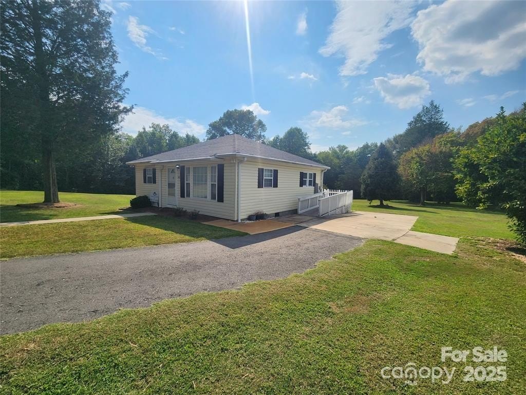 Gastonia, North Carolina, 28056, United States, ,5 BathroomsBathrooms,Residential,Forsale,1985972