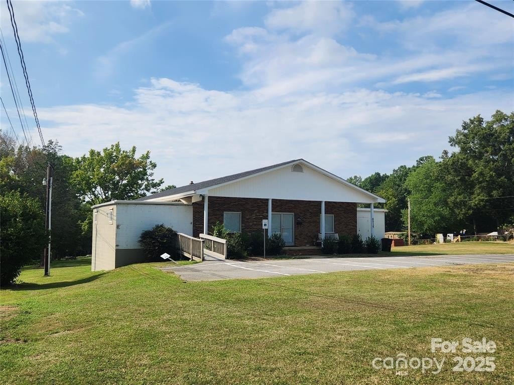 Gastonia, North Carolina, 28056, United States, ,5 BathroomsBathrooms,Residential,Forsale,1985972