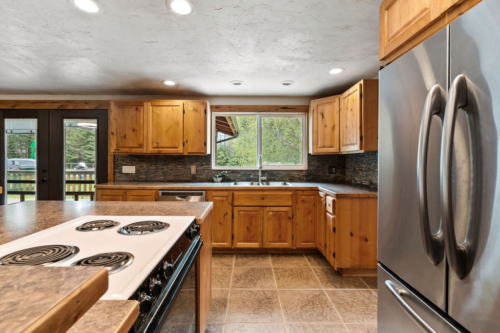 Bigfork, Montana, 59911, United States, 8 Bedrooms Bedrooms, ,6 BathroomsBathrooms,Residential,Forsale,1941190