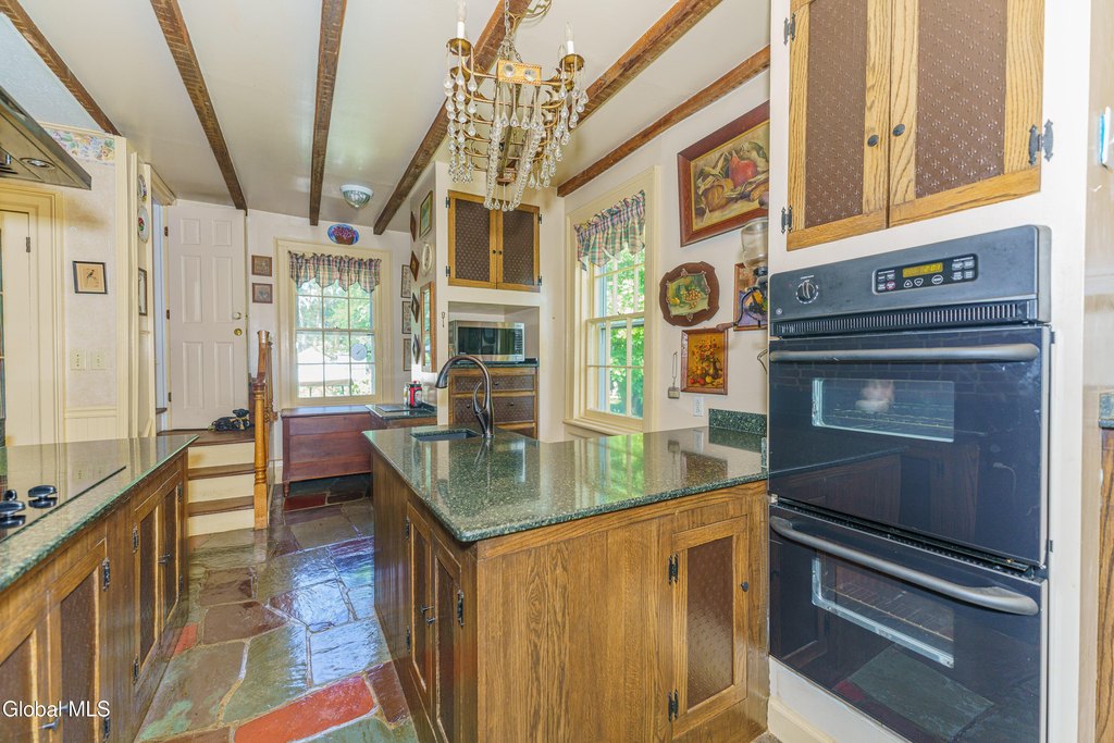 Schodack Landing, New York, 12156, United States, 7 Bedrooms Bedrooms, ,3 BathroomsBathrooms,Residential,Forsale,1953151