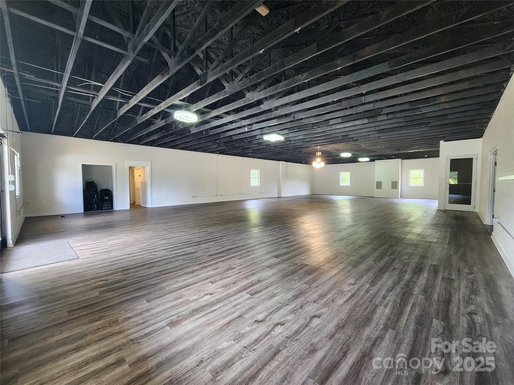 Gastonia, North Carolina, 28056, United States, ,5 BathroomsBathrooms,Residential,Forsale,1985972