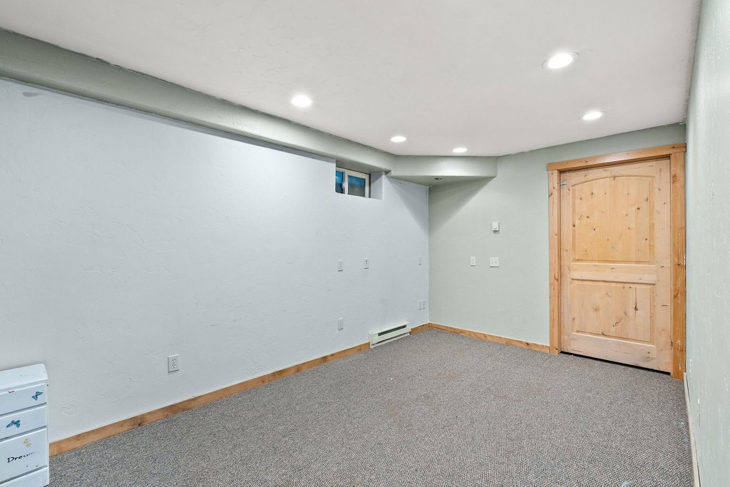 Bigfork, Montana, 59911, United States, 8 Bedrooms Bedrooms, ,6 BathroomsBathrooms,Residential,Forsale,1941190
