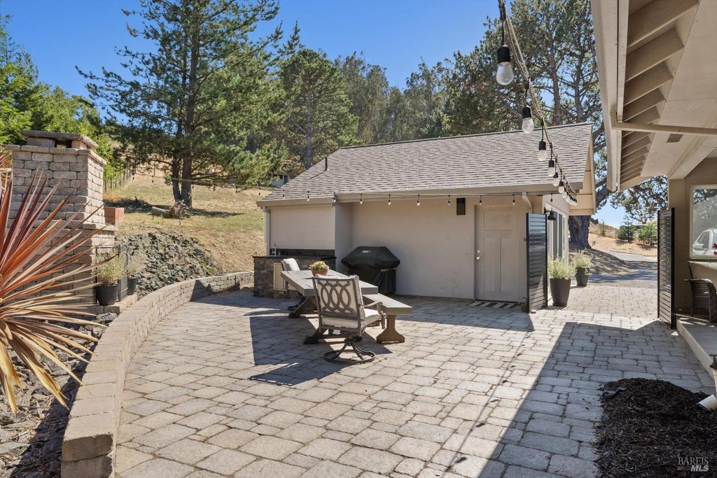Petaluma, California, 94952, United States, 2 Bedrooms Bedrooms, ,3.5 BathroomsBathrooms,Residential,Forsale,1953134
