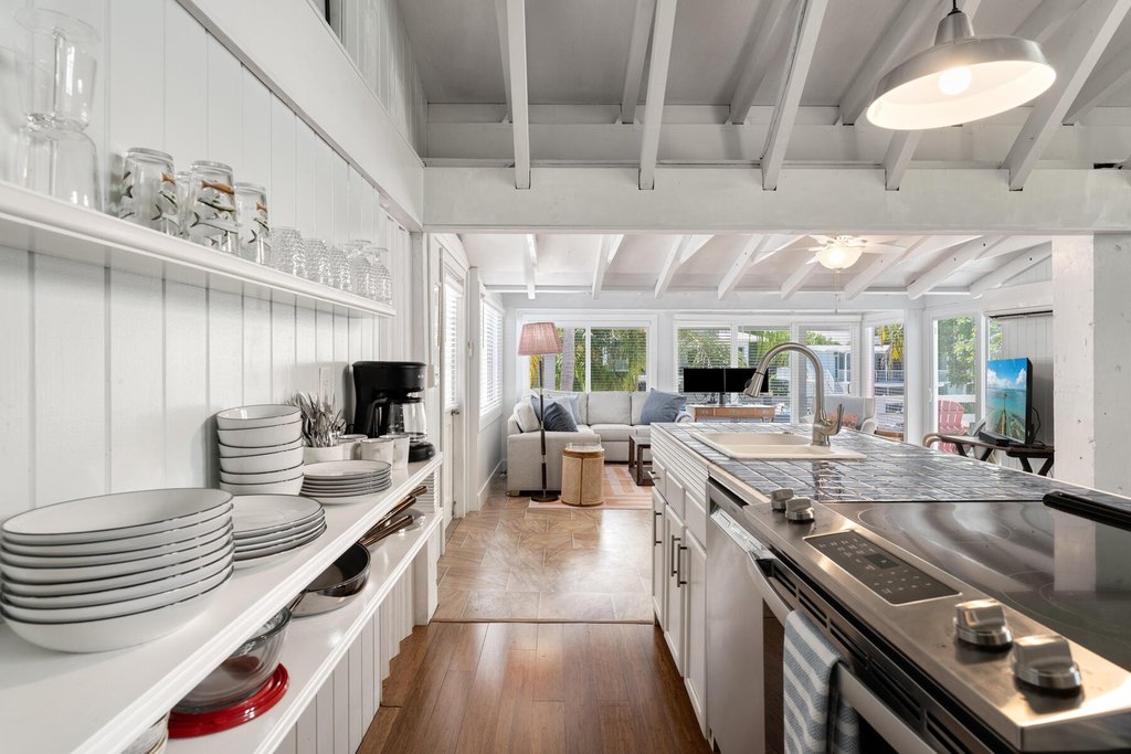 Plantation Key, Florida, 33036, United States, 4 Bedrooms Bedrooms, ,3 BathroomsBathrooms,Residential,Forsale,1971973