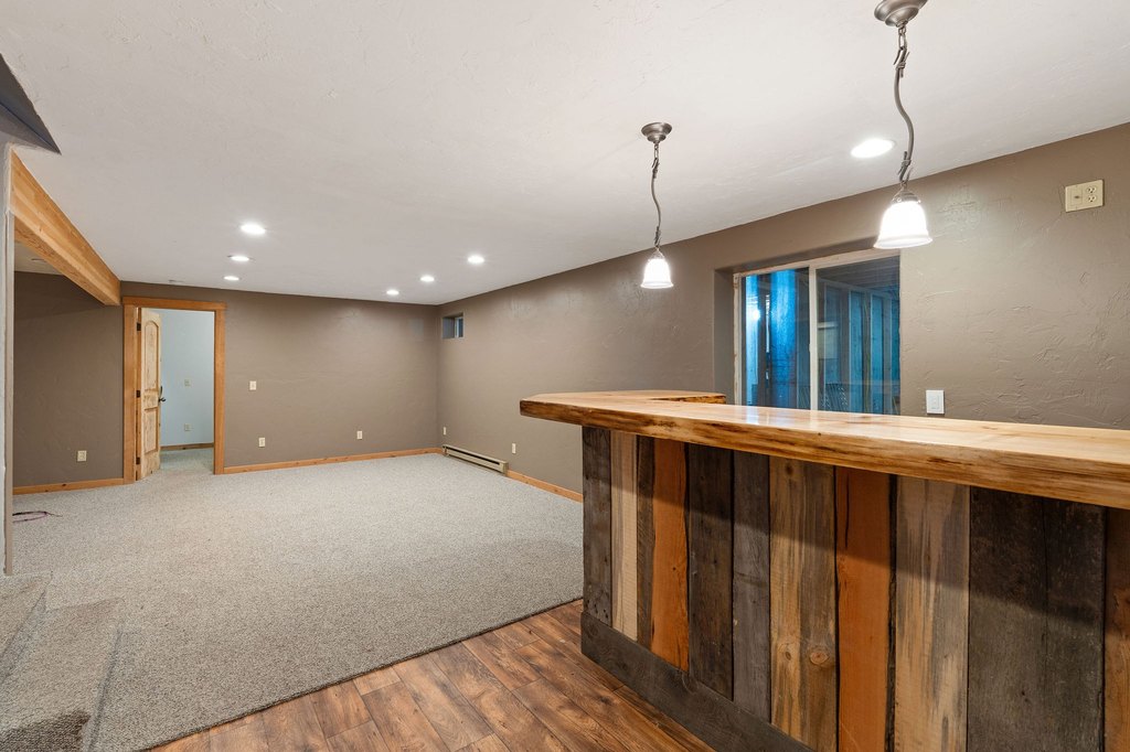 Bigfork, Montana, 59911, United States, 8 Bedrooms Bedrooms, ,6 BathroomsBathrooms,Residential,Forsale,1941190