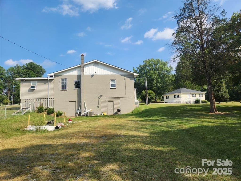 Gastonia, North Carolina, 28056, United States, ,5 BathroomsBathrooms,Residential,Forsale,1985972