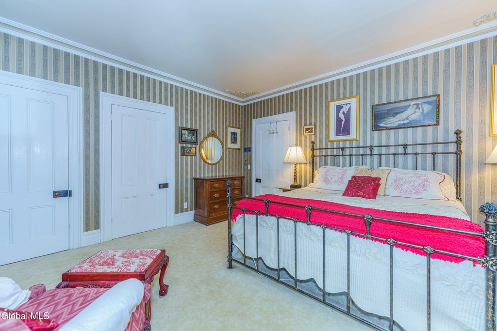 Schodack Landing, New York, 12156, United States, 7 Bedrooms Bedrooms, ,3 BathroomsBathrooms,Residential,Forsale,1953151