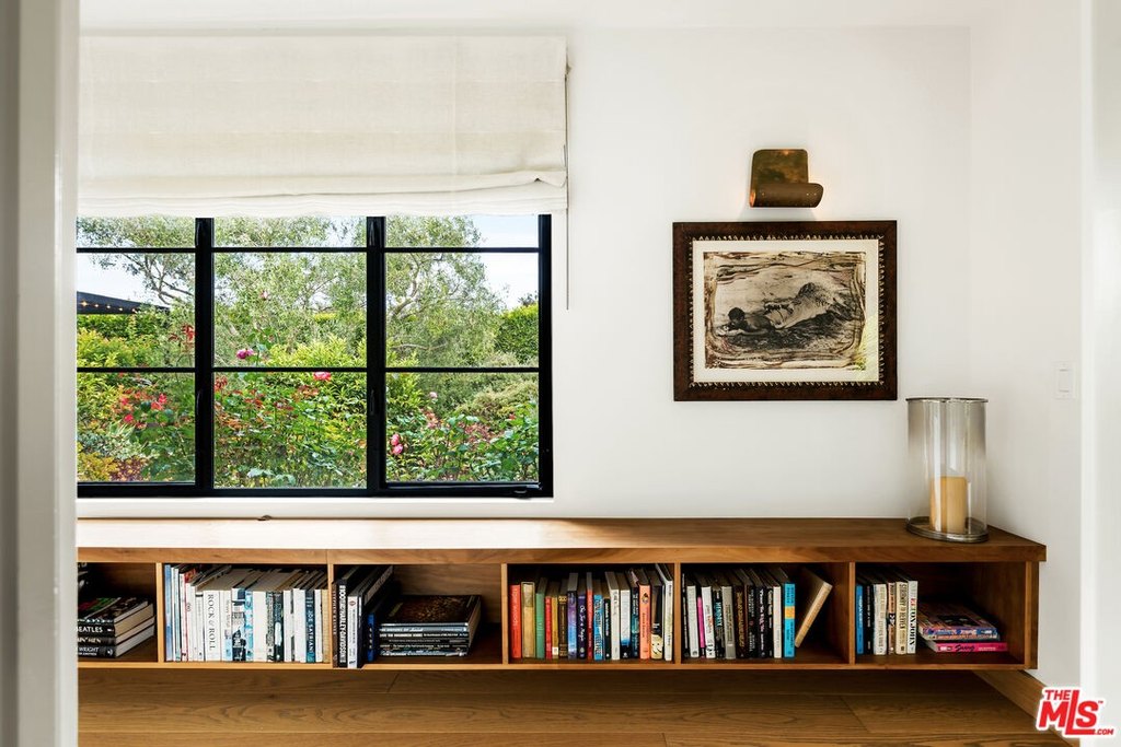 Malibu, California, 90265, United States, 7 Bedrooms Bedrooms, ,6.5 BathroomsBathrooms,Residential,Forsale,1922149