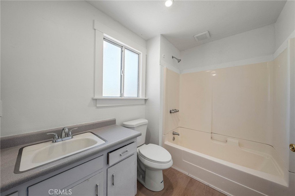 Lakeport, California, 95453, United States, 4 Bedrooms Bedrooms, ,3 BathroomsBathrooms,Residential,Forsale,1953140