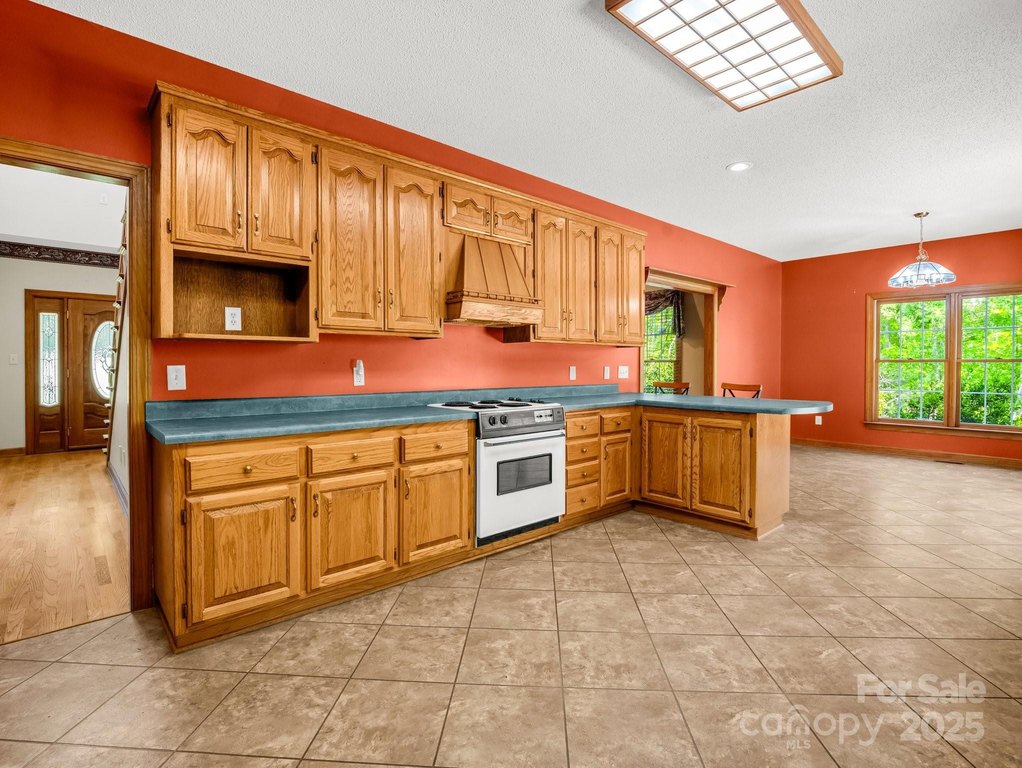 Rutherfordton, North Carolina, 28139, United States, 3 Bedrooms Bedrooms, ,2.5 BathroomsBathrooms,Residential,Forsale,1985987