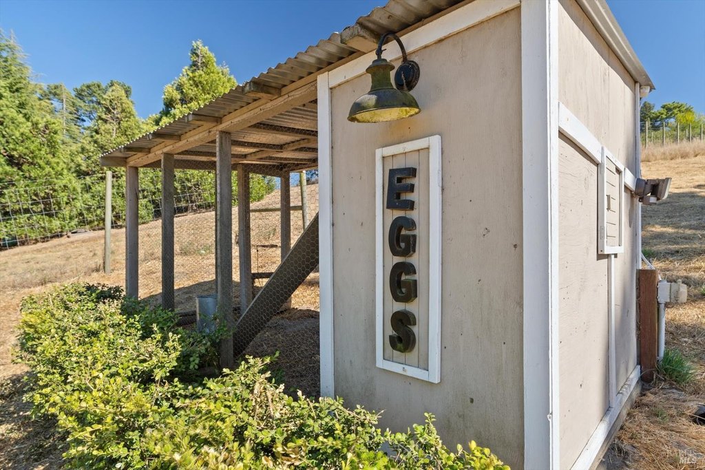 Petaluma, California, 94952, United States, 2 Bedrooms Bedrooms, ,3.5 BathroomsBathrooms,Residential,Forsale,1953134