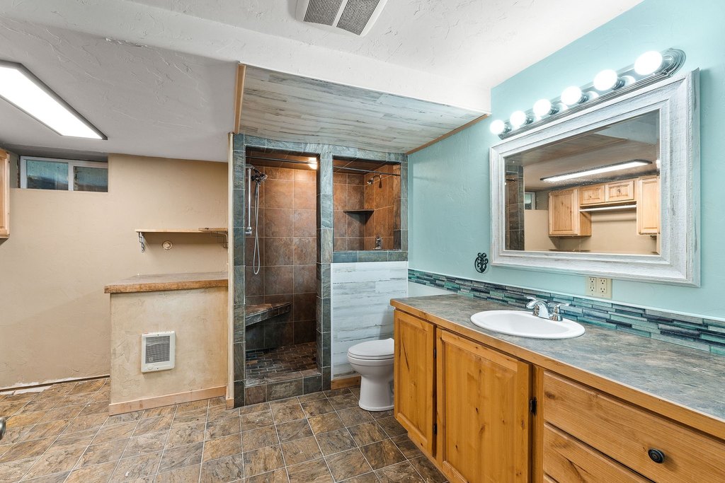 Bigfork, Montana, 59911, United States, 8 Bedrooms Bedrooms, ,6 BathroomsBathrooms,Residential,Forsale,1941190