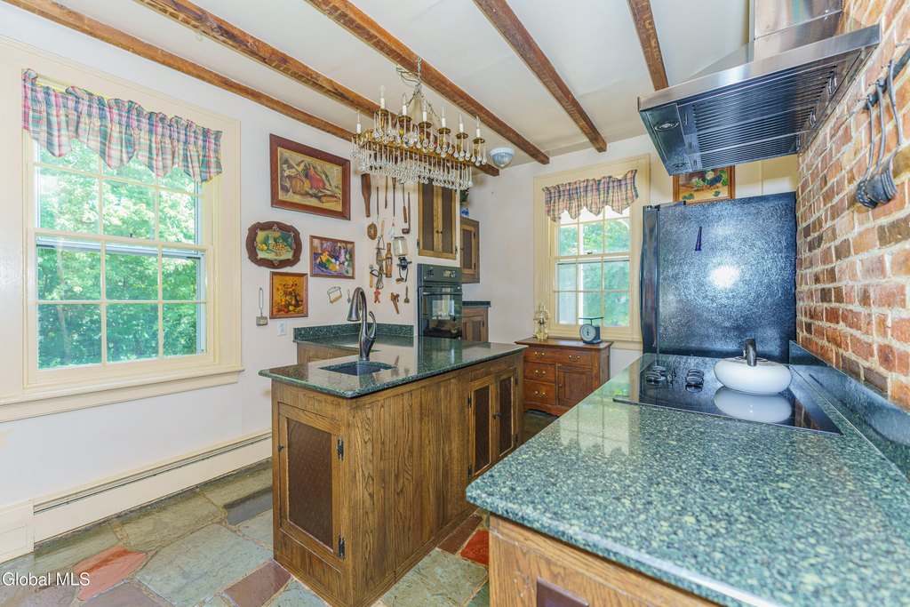 Schodack Landing, New York, 12156, United States, 7 Bedrooms Bedrooms, ,3 BathroomsBathrooms,Residential,Forsale,1953151