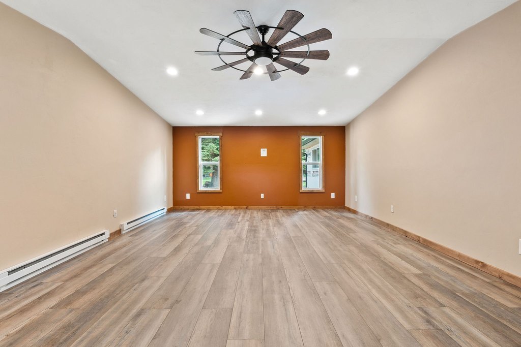 Bigfork, Montana, 59911, United States, 8 Bedrooms Bedrooms, ,6 BathroomsBathrooms,Residential,Forsale,1941190