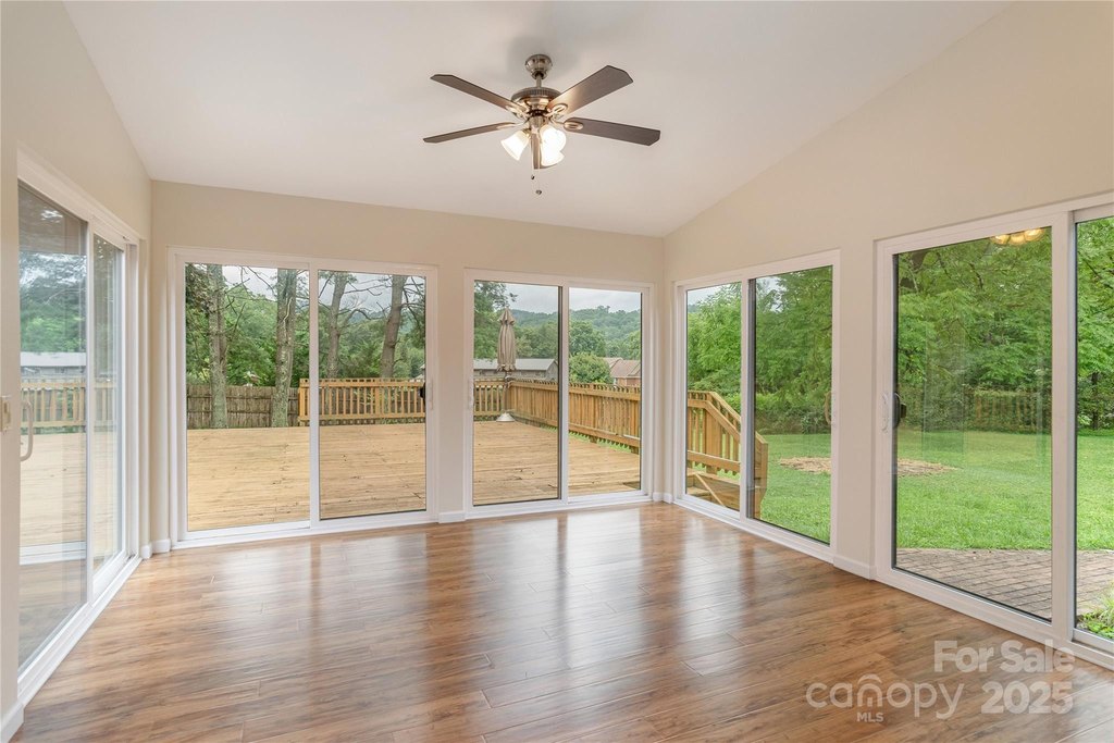 Hendersonville, North Carolina, 28791, United States, 3 Bedrooms Bedrooms, ,2 BathroomsBathrooms,Residential,Forsale,1946461