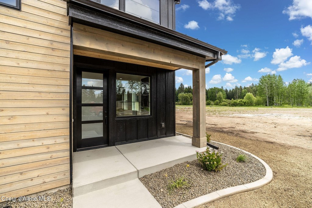 Hayden, Idaho, 83835, United States, 5 Bedrooms Bedrooms, ,4.5 BathroomsBathrooms,Residential,Forsale,1984586