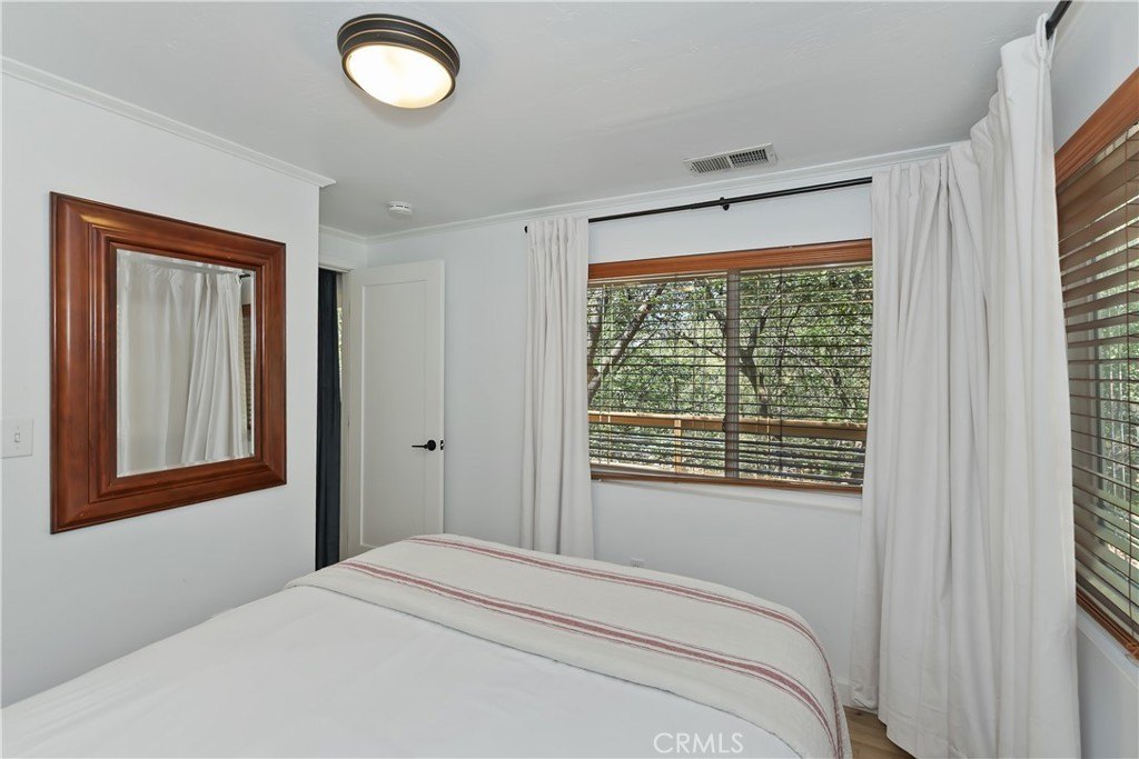 Lake Arrowhead, California, 92352, United States, 4 Bedrooms Bedrooms, ,2 BathroomsBathrooms,Residential,Forsale,1934027
