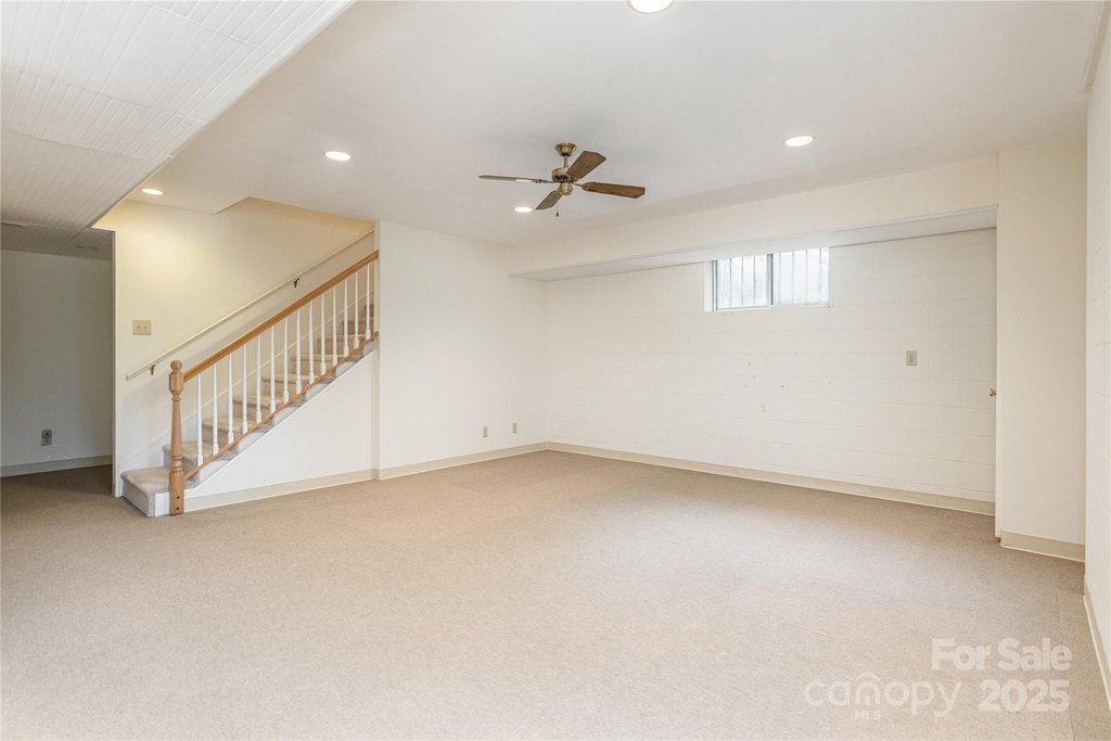 Hendersonville, North Carolina, 28791, United States, 3 Bedrooms Bedrooms, ,2 BathroomsBathrooms,Residential,Forsale,1946461