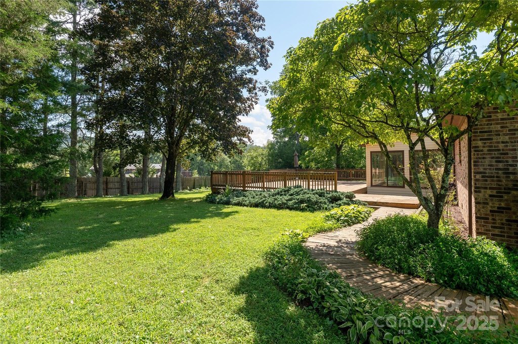 Hendersonville, North Carolina, 28791, United States, 3 Bedrooms Bedrooms, ,2 BathroomsBathrooms,Residential,Forsale,1946461