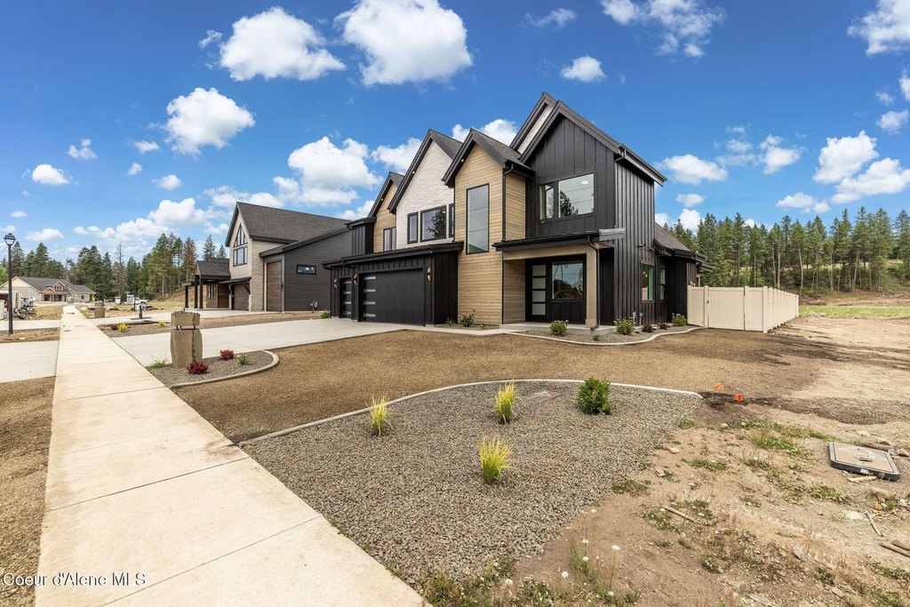 Hayden, Idaho, 83835, United States, 5 Bedrooms Bedrooms, ,4.5 BathroomsBathrooms,Residential,Forsale,1984586