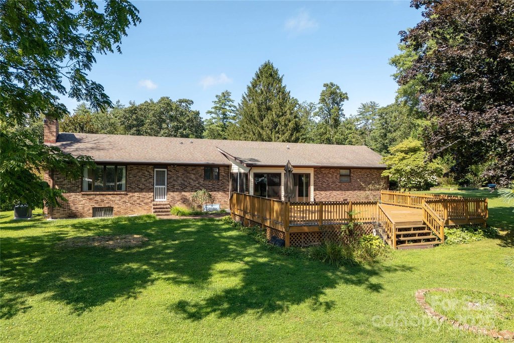 Hendersonville, North Carolina, 28791, United States, 3 Bedrooms Bedrooms, ,2 BathroomsBathrooms,Residential,Forsale,1946461