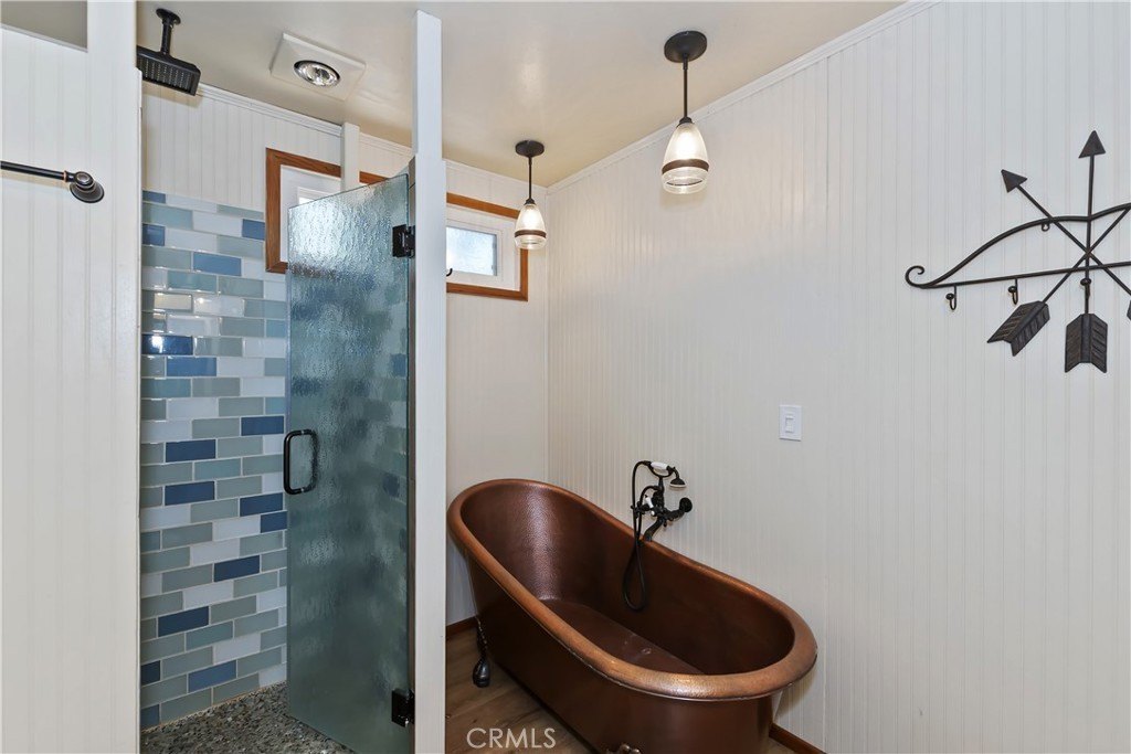 Lake Arrowhead, California, 92352, United States, 4 Bedrooms Bedrooms, ,2 BathroomsBathrooms,Residential,Forsale,1934027