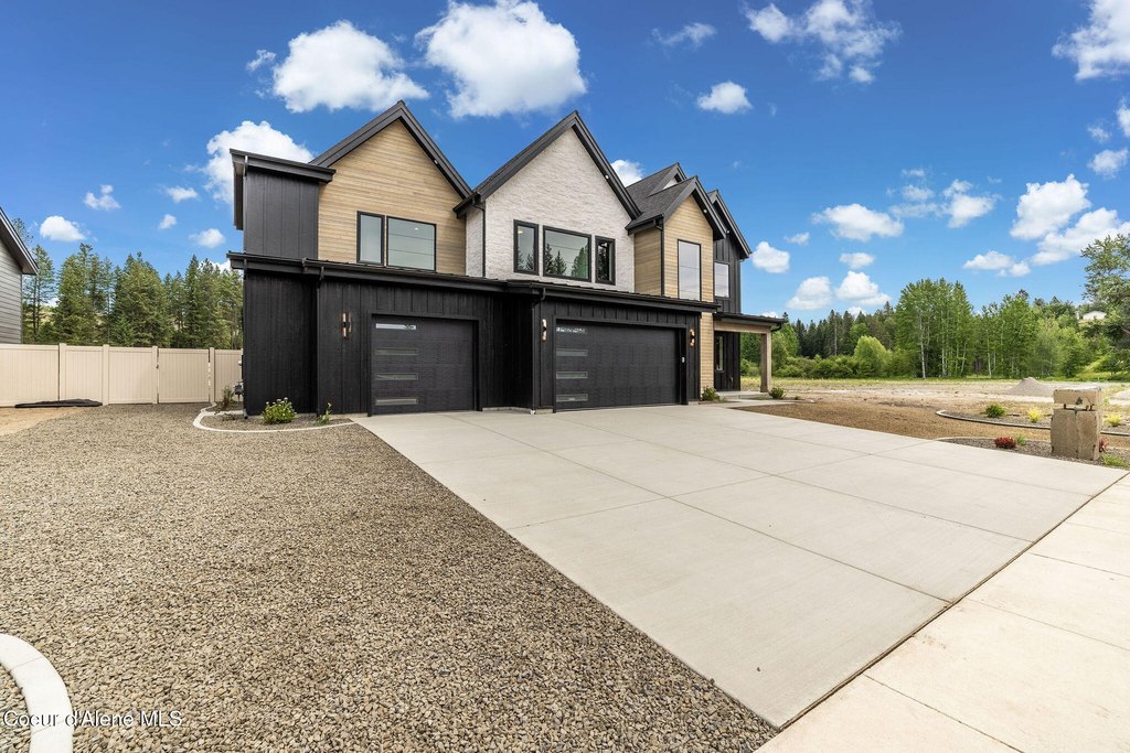 Hayden, Idaho, 83835, United States, 5 Bedrooms Bedrooms, ,4.5 BathroomsBathrooms,Residential,Forsale,1984586