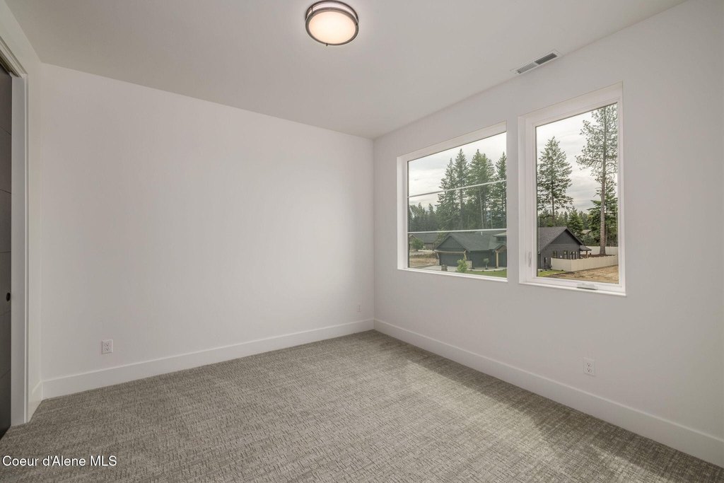 Hayden, Idaho, 83835, United States, 5 Bedrooms Bedrooms, ,4.5 BathroomsBathrooms,Residential,Forsale,1984586