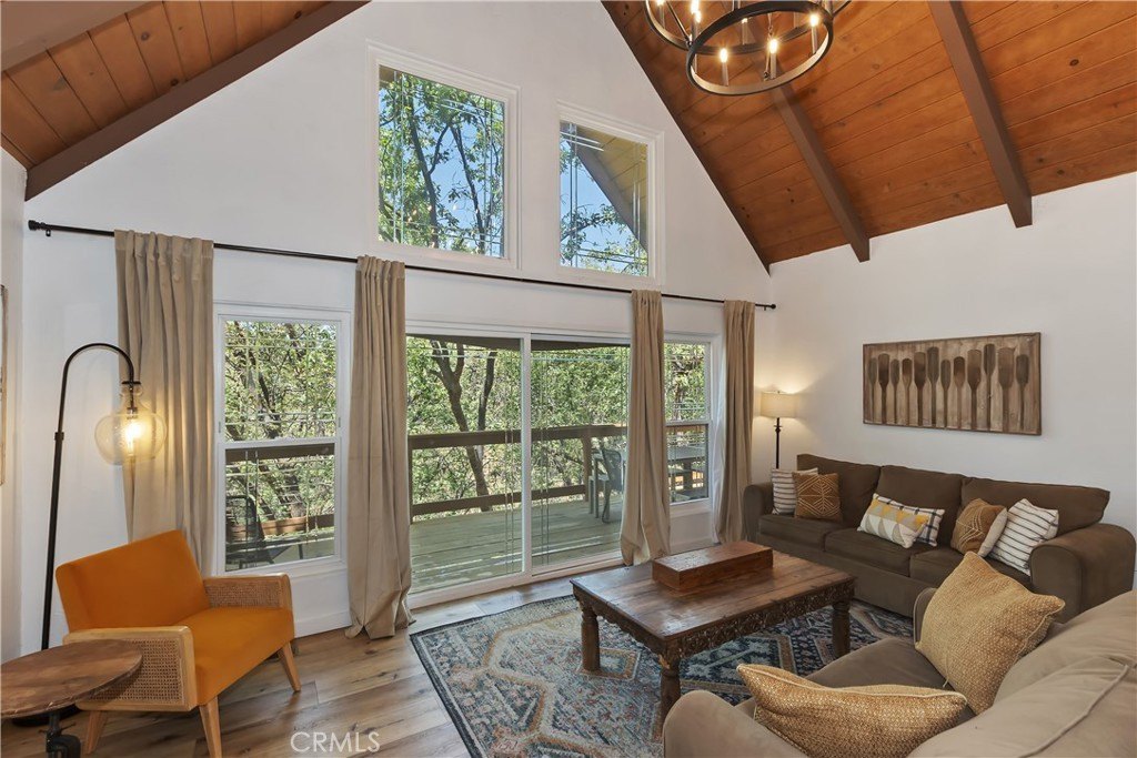 Lake Arrowhead, California, 92352, United States, 4 Bedrooms Bedrooms, ,2 BathroomsBathrooms,Residential,Forsale,1934027