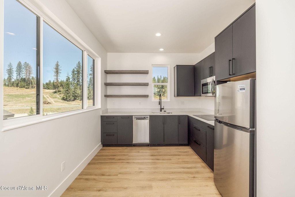 Hayden, Idaho, 83835, United States, 5 Bedrooms Bedrooms, ,4.5 BathroomsBathrooms,Residential,Forsale,1984586