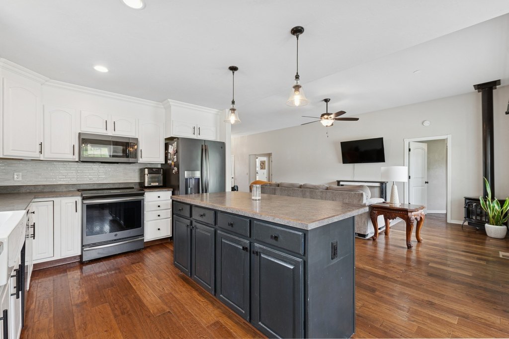 Kalispell, Montana, 59901, United States, 3 Bedrooms Bedrooms, ,2 BathroomsBathrooms,Residential,Forsale,1944327