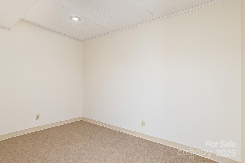 Hendersonville, North Carolina, 28791, United States, 3 Bedrooms Bedrooms, ,2 BathroomsBathrooms,Residential,Forsale,1946461