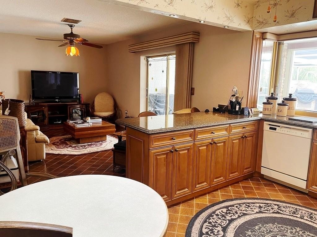 Hollywood, Florida, 33021, United States, 3 Bedrooms Bedrooms, ,2 BathroomsBathrooms,Residential,Forsale,1927555