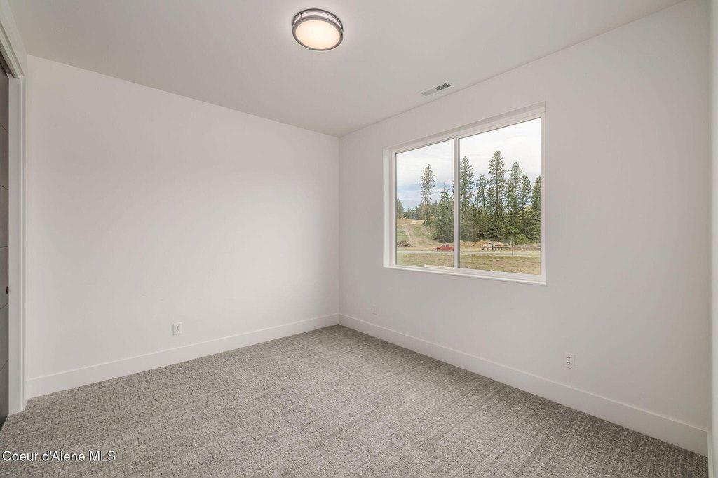 Hayden, Idaho, 83835, United States, 5 Bedrooms Bedrooms, ,4.5 BathroomsBathrooms,Residential,Forsale,1984586