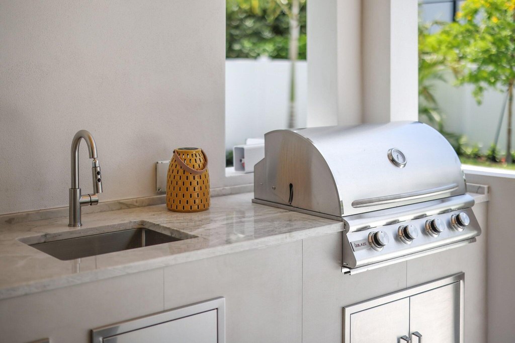 Delray Beach, Florida, 33444, United States, 5 Bedrooms Bedrooms, ,5 BathroomsBathrooms,Residential,Forsale,1996327