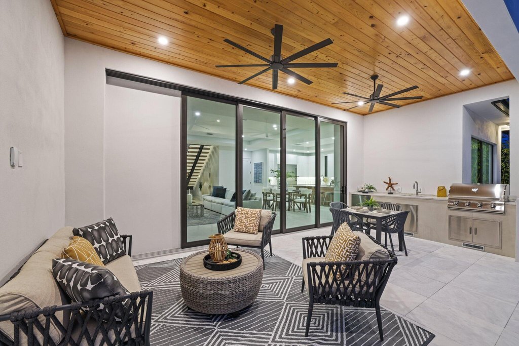 Delray Beach, Florida, 33444, United States, 5 Bedrooms Bedrooms, ,5 BathroomsBathrooms,Residential,Forsale,1996327