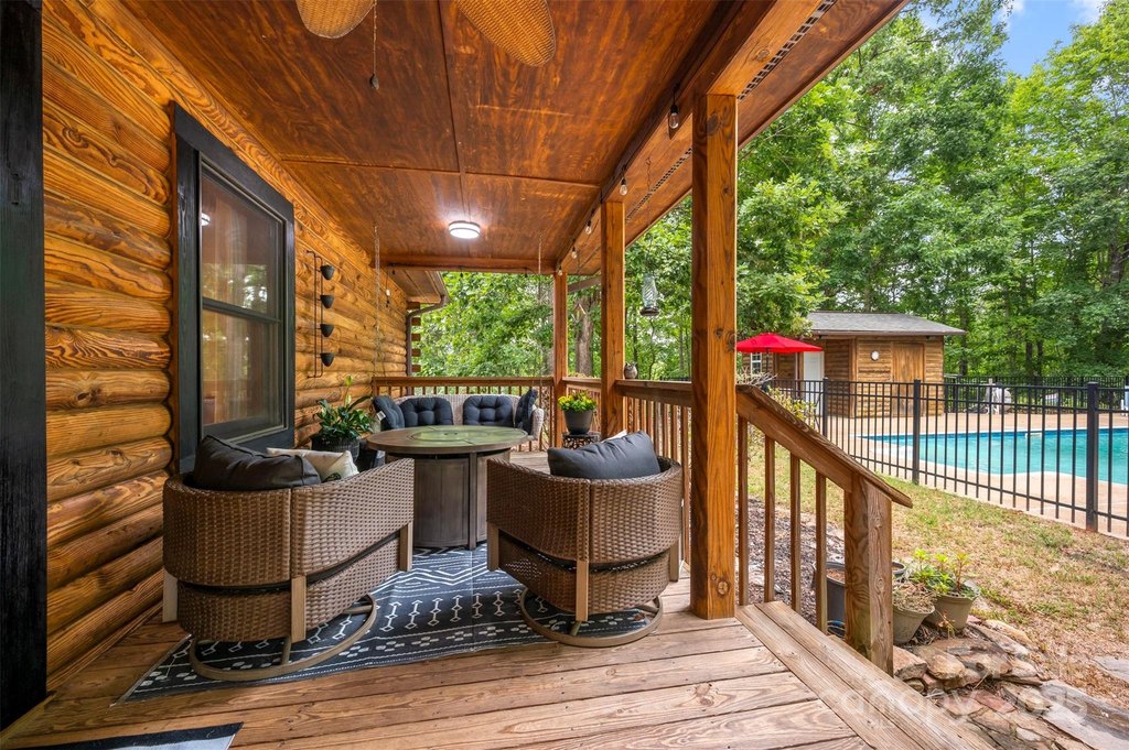 Rutherfordton, North Carolina, 28139, United States, 3 Bedrooms Bedrooms, ,3.5 BathroomsBathrooms,Residential,Forsale,1985914