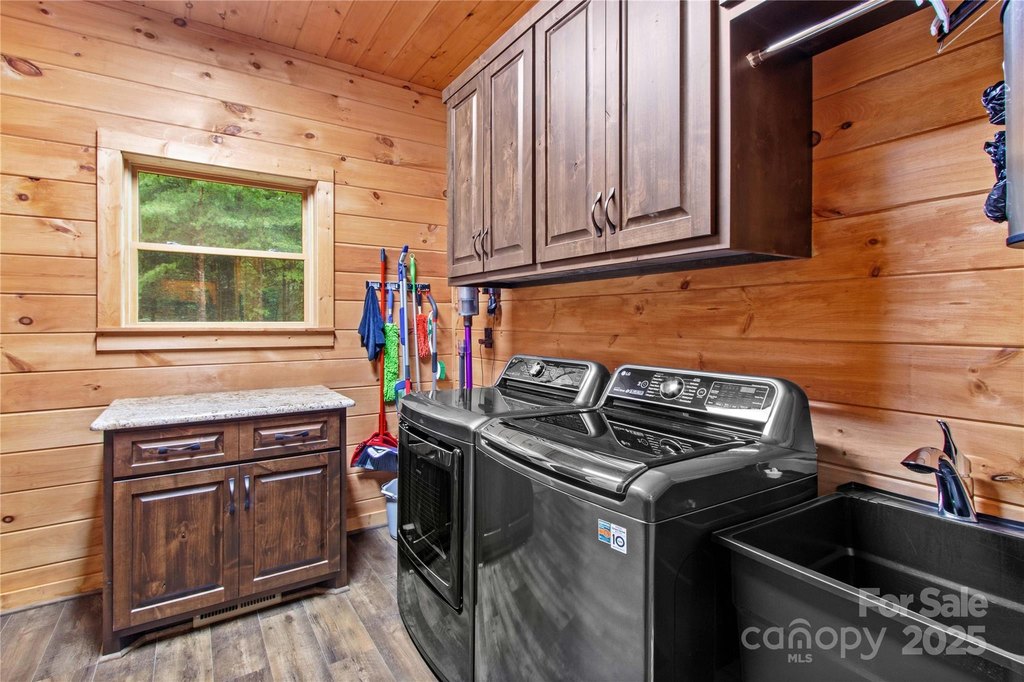 Denton, North Carolina, 27239, United States, 3 Bedrooms Bedrooms, ,3.5 BathroomsBathrooms,Residential,Forsale,1953174