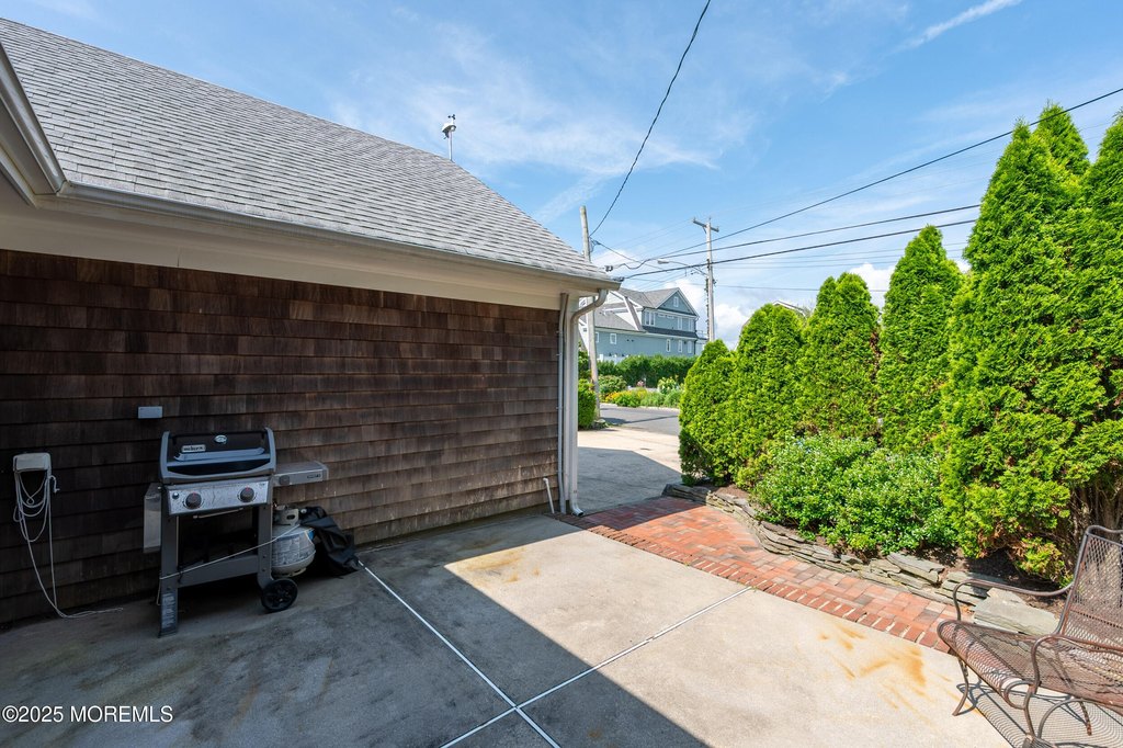 Mantoloking, New Jersey, 08738, United States, 4 Bedrooms Bedrooms, ,3 BathroomsBathrooms,Residential,Forsale,1922689