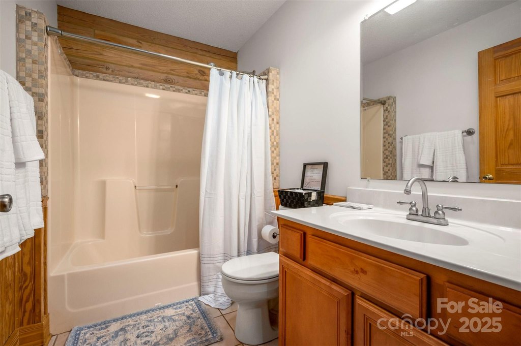 Rutherfordton, North Carolina, 28139, United States, 3 Bedrooms Bedrooms, ,3.5 BathroomsBathrooms,Residential,Forsale,1985914