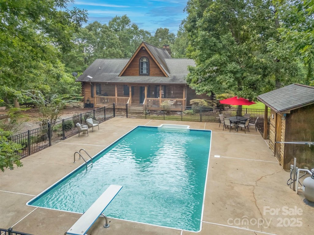 Rutherfordton, North Carolina, 28139, United States, 3 Bedrooms Bedrooms, ,3.5 BathroomsBathrooms,Residential,Forsale,1985914