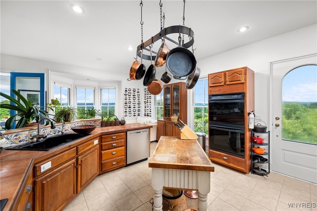 Pulteney, New York, 14840, United States, 5 Bedrooms Bedrooms, ,2.5 BathroomsBathrooms,Residential,Forsale,1944130