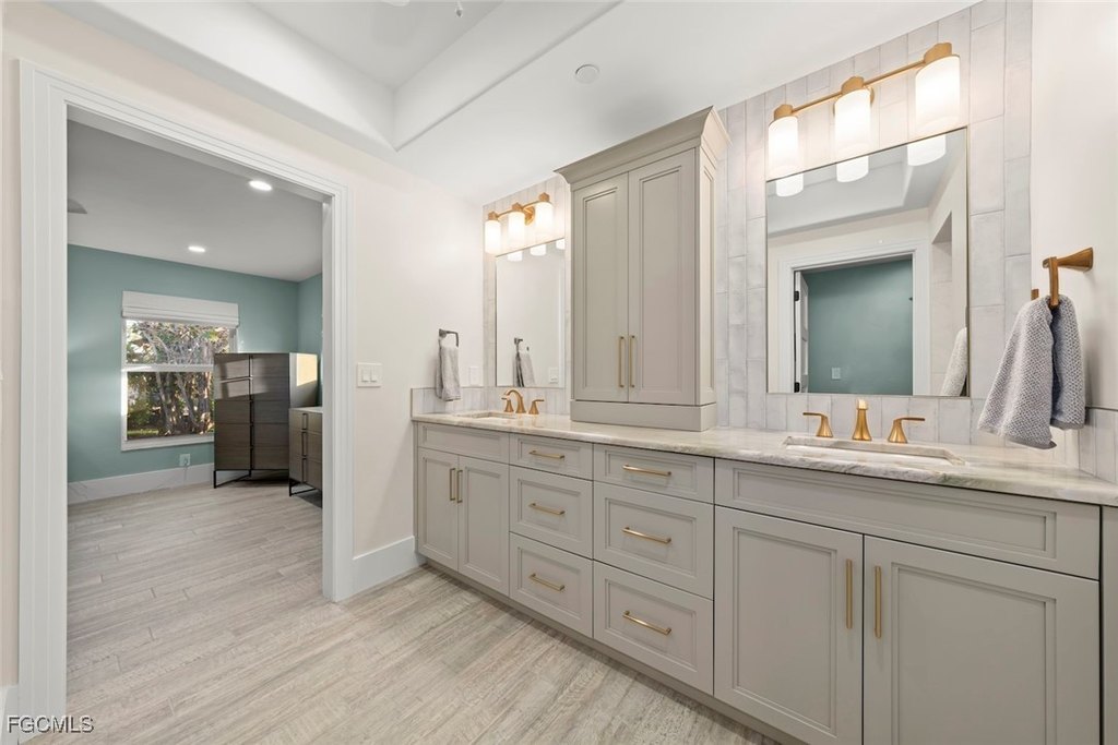 Sanibel, Florida, 33957, United States, 3 Bedrooms Bedrooms, ,3 BathroomsBathrooms,Residential,Forsale,1936218