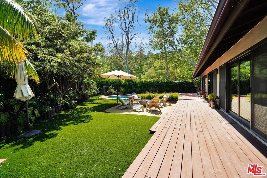 Malibu, California, 90265, United States, 4 Bedrooms Bedrooms, ,3 BathroomsBathrooms,Residential,Forsale,1904940