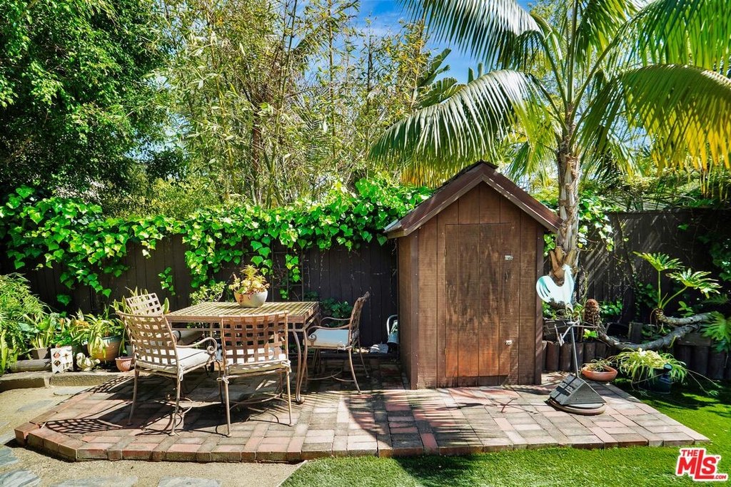 Malibu, California, 90265, United States, 4 Bedrooms Bedrooms, ,3 BathroomsBathrooms,Residential,Forsale,1904940