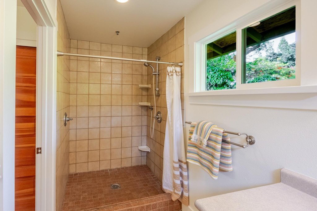 Haiku, Hawaii, 96708, United States, 3 Bedrooms Bedrooms, ,3 BathroomsBathrooms,Residential,Forsale,1944120
