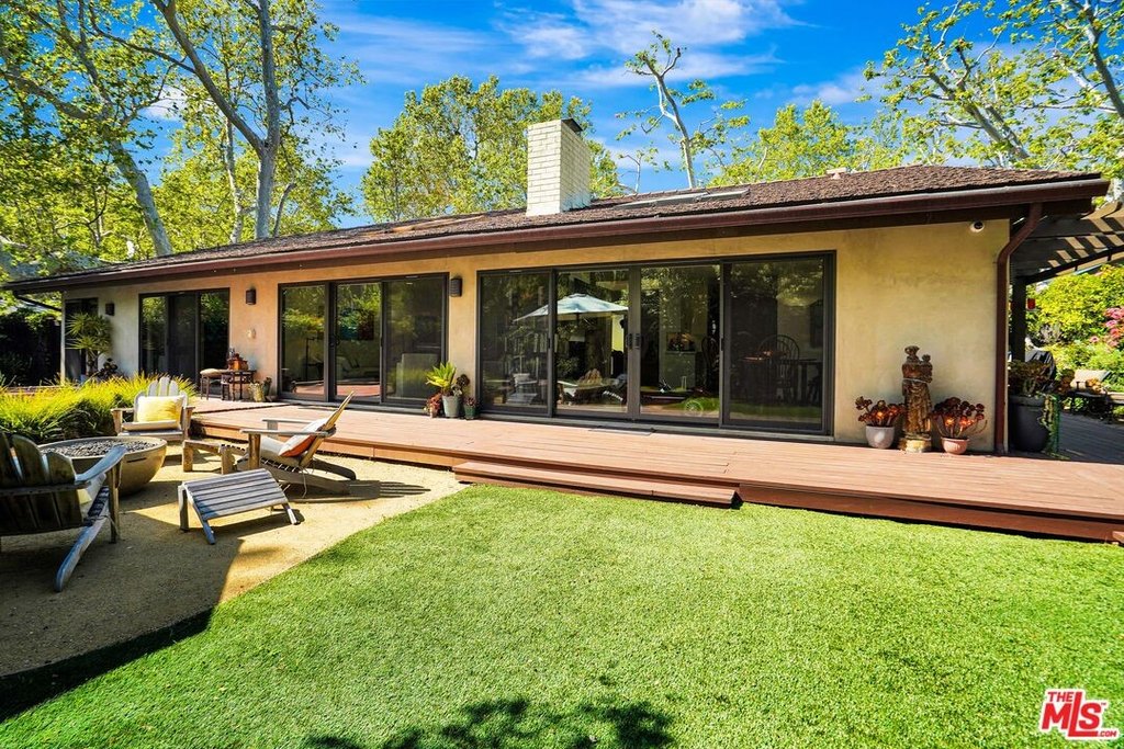Malibu, California, 90265, United States, 4 Bedrooms Bedrooms, ,3 BathroomsBathrooms,Residential,Forsale,1904940